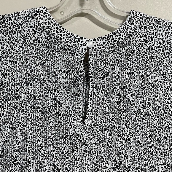 ADRIANNA PAPELL Sleeveless  Peplum Top - Picture 5 of 9